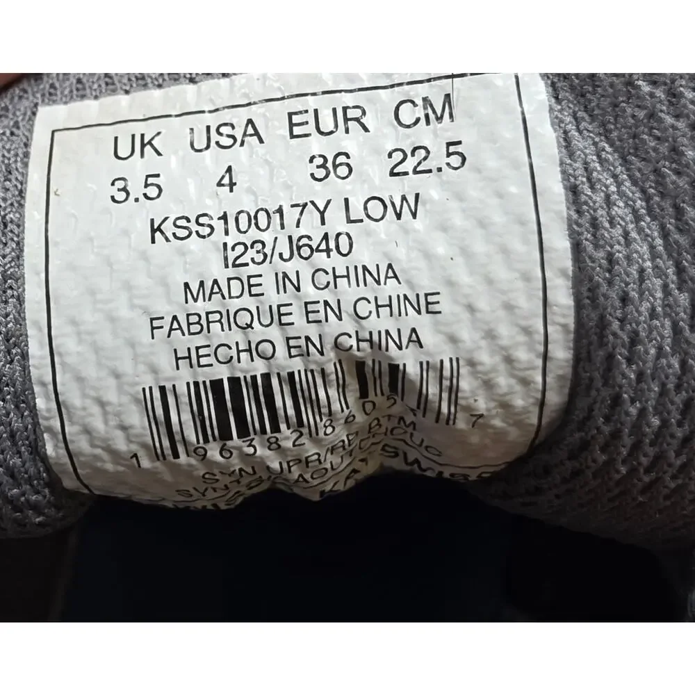 Kids K-Swiss classic sneakers / Size 4